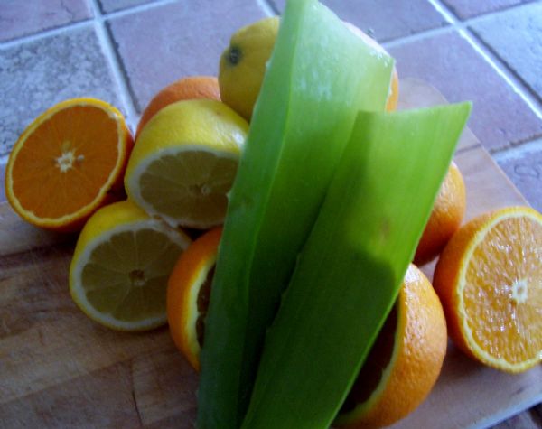 تنظيف الوجه بخلطة تونر الصبار وعصير الليمون
